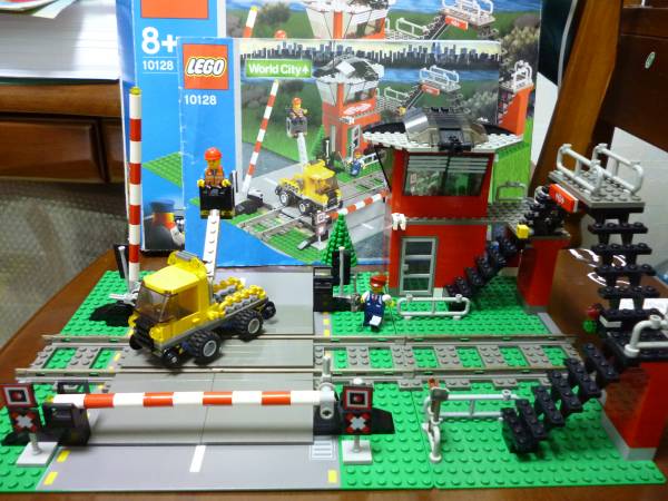 □□LEGO トレイン 10128 踏切 箱説明書あり 送料込□□(街 