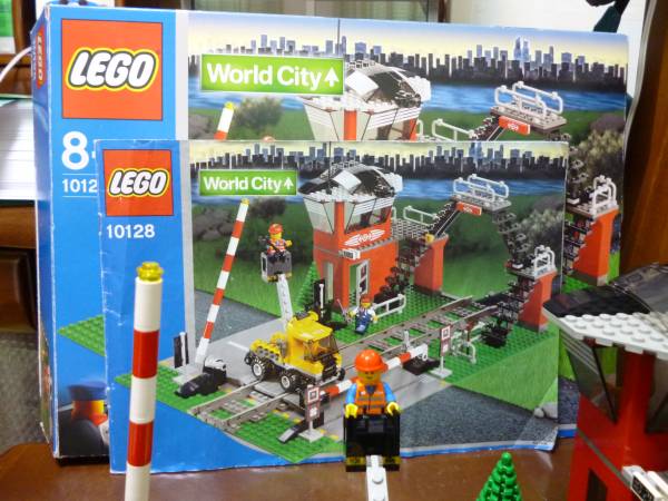 □□LEGO トレイン 10128 踏切 箱説明書あり 送料込□□(街 
