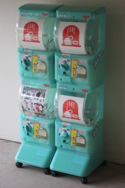 ★ガチャガチャ本体２本★Yujin★100～200円切換え可★nd