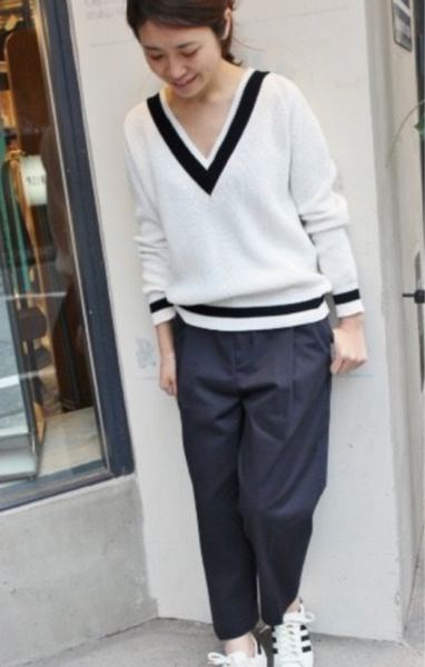 【即完売】チルデンVネックニット プルオーバー 白