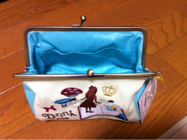 水曜日のアリス がま口ポーチ ポーチ 売買されたオークション情報 Yahooの商品情報をアーカイブ公開 オークファン Aucfan Com