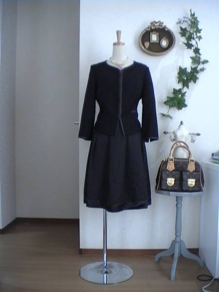 新品13号★セレブ社交★瞬間女優濃紺上品シャネル調スーツ