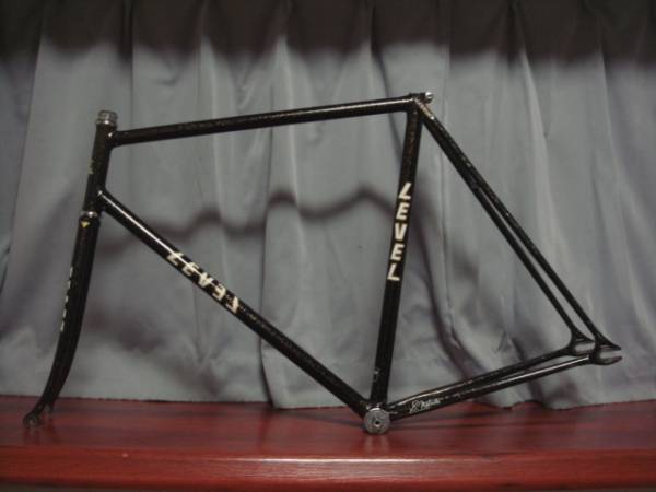 レベル ピスト フレーム メッキ 黒 金ラメ 競輪 NJS LEVEL(トラック