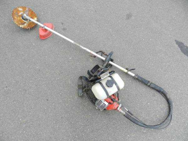 マキタ 背負式草刈機 EM252R 中古 makita (本体)｜売買された