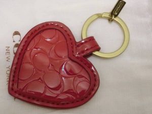 コーチ キーホルダー ハートのYahoo!オークション(旧ヤフオク!)の相場