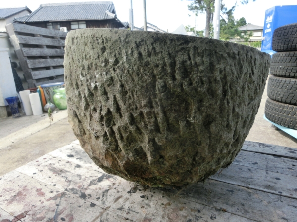 古い 石臼 庭石 蹲 つくばい 手水鉢 石鉢 金魚 メダカ 植木 庭木 売買されたオークション情報 Yahooの商品情報をアーカイブ公開 オークファン Aucfan Com