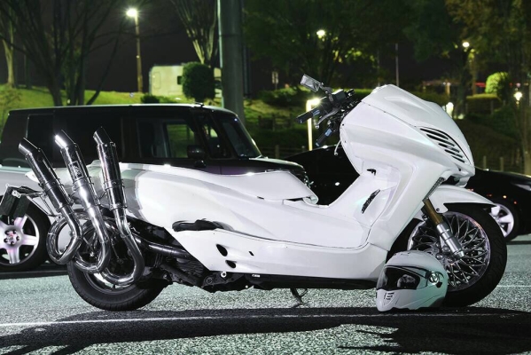 値下げ MF08フォルツァZ オロチマフラー 4スピーカー FRPシート(126cc