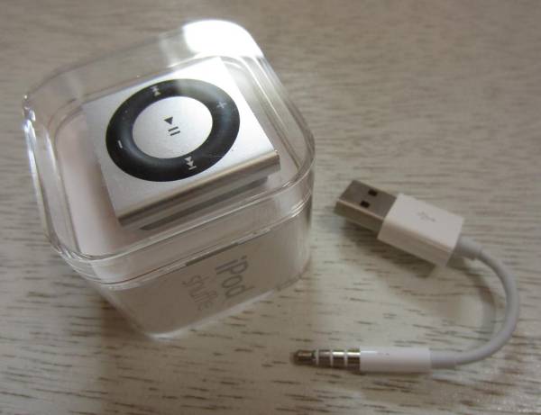 ★iPod shuffle 2GB シルバー 【美品】 即決あり♪ シャッフル★