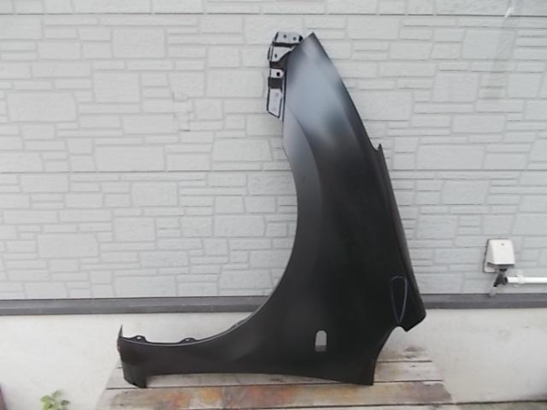 『即決』プリウス【NHW20】左フェンダー/H16/社外新品/凹み