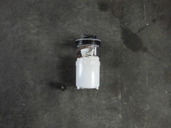 ※VW　ポロ　9N系後期　燃料ポンプ※