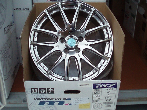 新品アルミ！VERTEC VR-5 M7 18x8J　5H 114.3 +45 SMP 4本