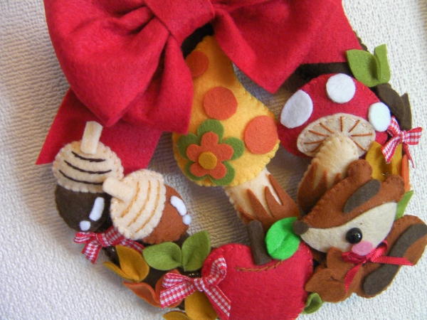ハンドメイド フェルトの秋リース 保育 壁面飾り りす 茸 その他 売買されたオークション情報 Yahooの商品情報をアーカイブ公開 オークファン Aucfan Com