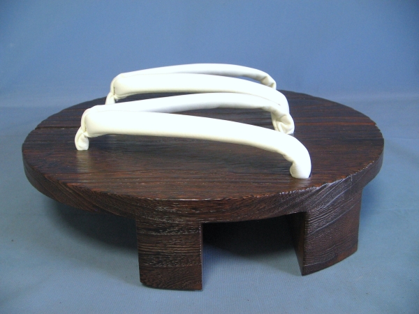 庄助下駄 庭 路地下駄 茶 華道具 白鼻緒 こげ茶塗り 下駄 草履 売買されたオークション情報 Yahooの商品情報をアーカイブ公開 オークファン Aucfan Com