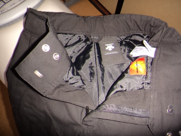 デサントスキーパンツです_3