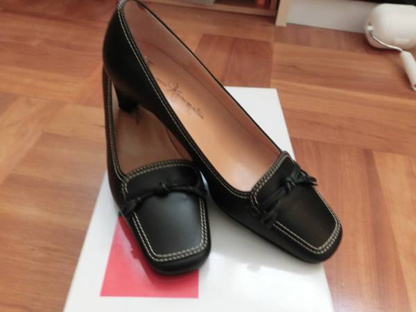 カネマツパンプス21.5cm新品同様送料無料