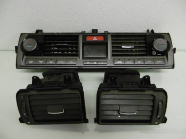 RR1　エリシオン　エアコンパネル　吹き出し口左右セット