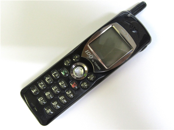 ido cdma one 東芝レアガラケー＋＋(NTTドコモ)｜売買された