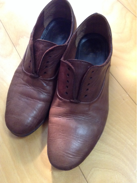 saya 24 レザー スリッポン