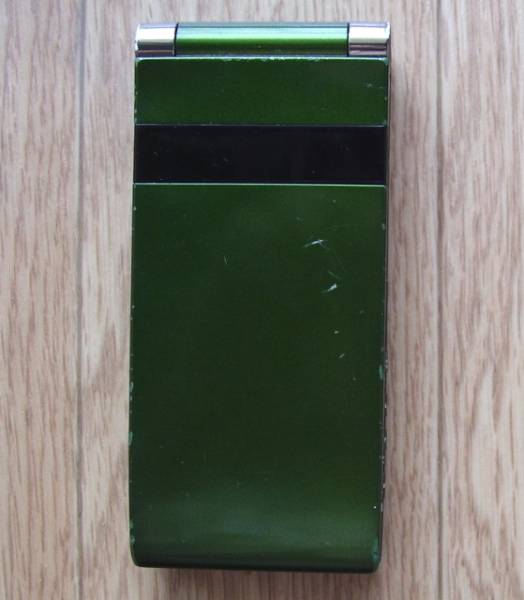 【中古】au Urbano barone グリーン 白ロム