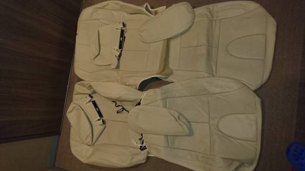 E51　エルグランド　前期　スパイシーチューン　シートカバー