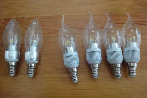 中古*LEDシャンデリア球 電球色 E14 6個まとめて