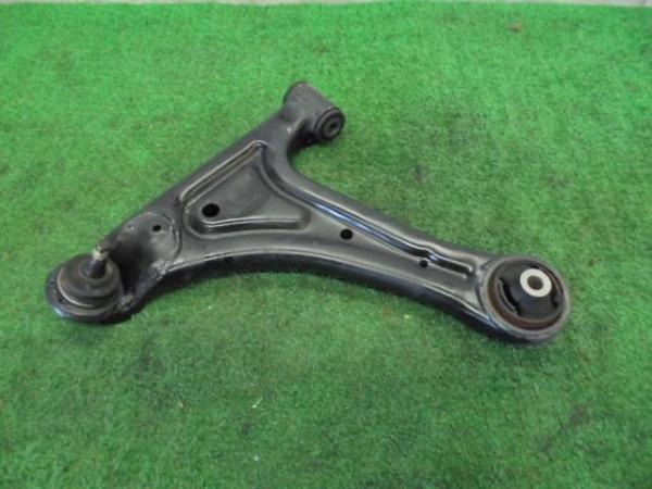 ハイゼットカーゴS321V左フロントロアアーム