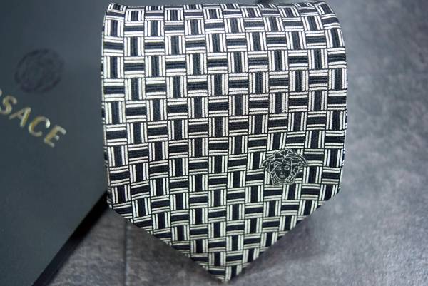 【未使用品】 G.ヴェルサーチ メデューサ 編み柄 ネクタイ