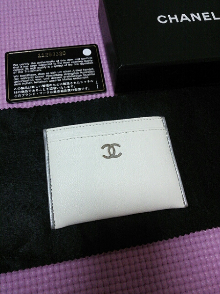 シャネル レザーカードケース ホワイト