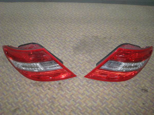 メルセデスベンツ　純正テールランプ　C63_1