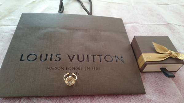 美品☆ルイヴィトンのお花のデザインの指輪フリーサイズ