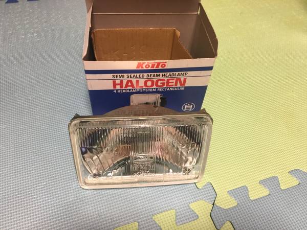 コイト セミシールド ビームH4球交換式 未使用 4個セット 角4灯