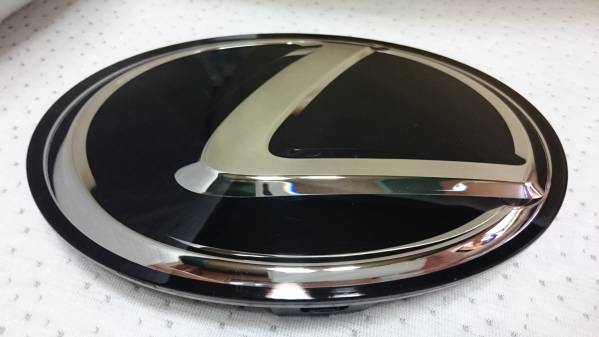 新品　レクサス 純正 現行 LS460 600 後期 フロント エンブレム