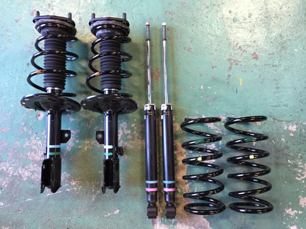◆新車外し品◆ZRR70Gノア/ヴォクシー純正サスペンションキット