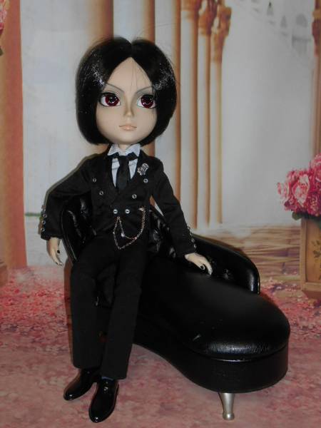 テヤン　黒執事　セバスチャン　ソファー付