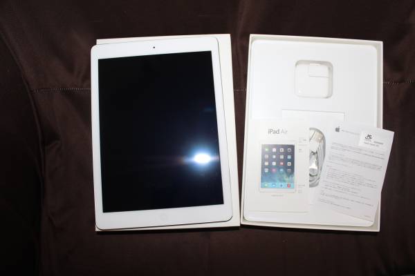 【中古美品】iPad Air 32GB Wi-Fi Cellular シルバー【解約済】
