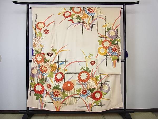 平和屋特選着物■豪華振袖　駒刺繍　菊尽くし　金彩　ｋ635