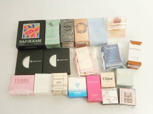1円~ 新品 ミニボトル香水20点おまとめセット*バーバリ-/YDV-65