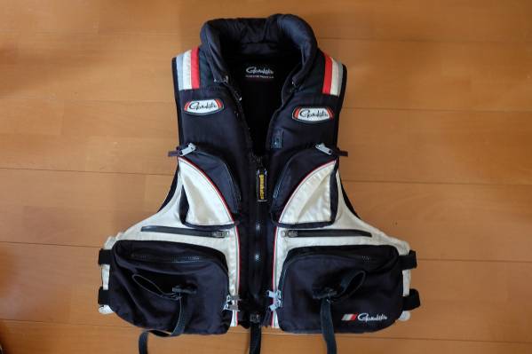 がまかつ　フローティングベスト　サイズＬＬ　中古 gamakatsu