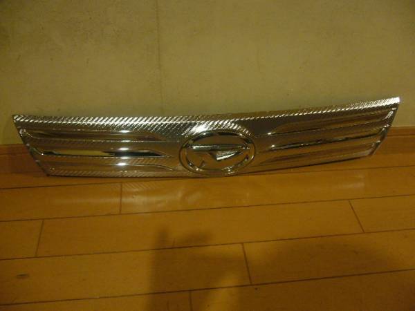 タントカスタム（L375 後期）フロント　ラジエター　グリル