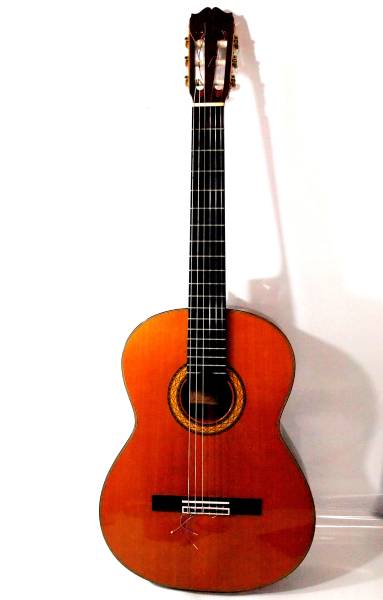 希少 TAKAMINE タカミネ 5-4 杉単板 クラシックギター ケース付