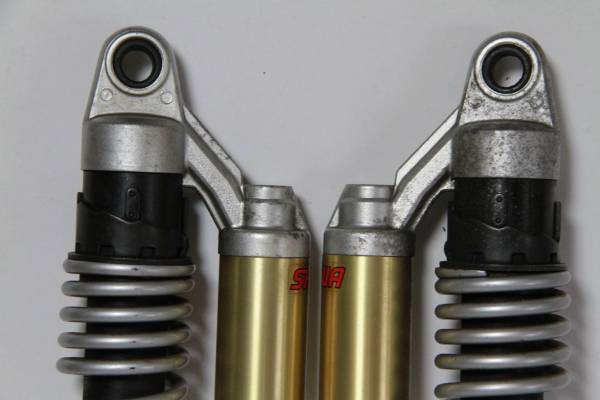 ホンダ純正　ＣＢ400ＳＦ用　ＳＨＯＷＡ製　リアショック？