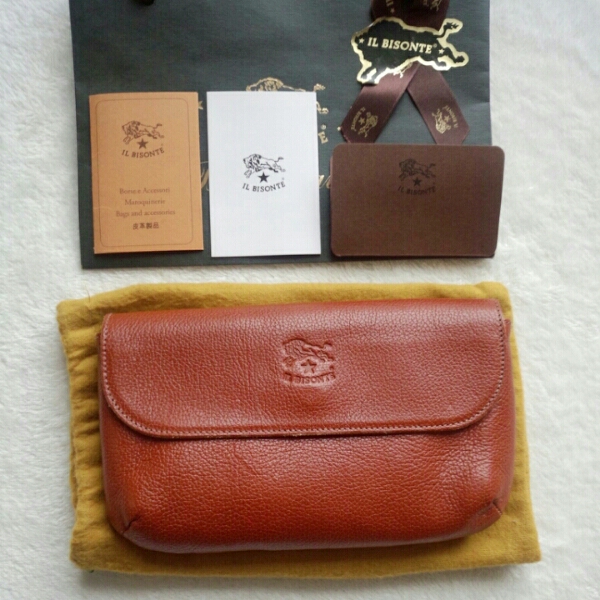 新品同様 IL BISONTE イルビゾンテ ポーチ型長財布