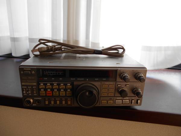 Kenwood TS-711 144Mhz固定無線機 通電確認済み。 中古品 ケンウッド TS-711固定機 144MHZ10W ケンウッド TS-711 144MHz