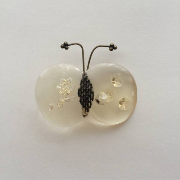 ミナペルホネン choucho 樹脂製 ブローチ ビームス