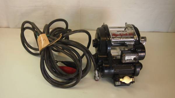 □ 中古 Miya Epoch 800 ミヤマエ 電動リール 12V リール 船用 【公式