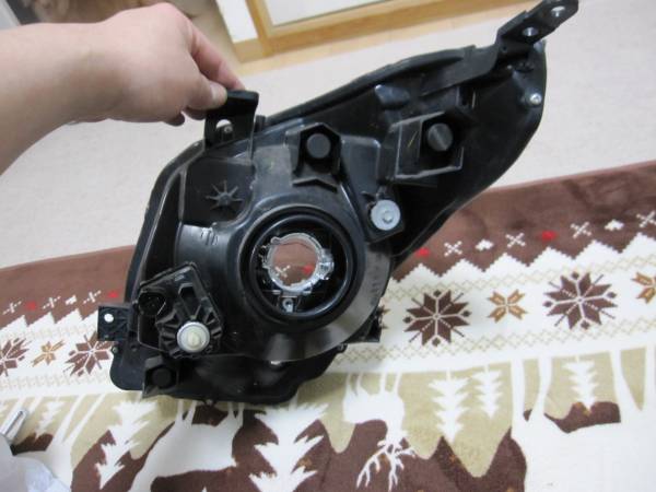 即決!!MH23SワゴンR　ヘッドライト　右側　35120-70K01 送料無料