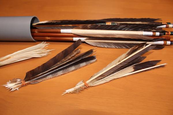 ★竹矢15本セット！四ツ矢２組＋巻藁矢＋篦と羽！自作も愉しみ！