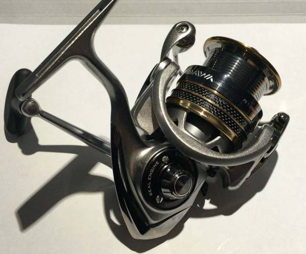 フィッシング DAIWA LUVIAS 2510PE-H スピニングリール