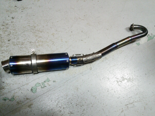 XR100モタード用メーカー不明？ワンオフ？チタンマフラー マフラー