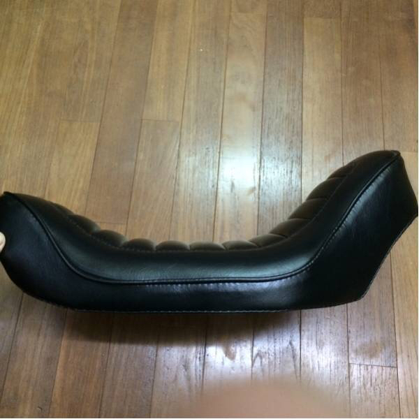 ダイナ ホットドック シート FXD ハーレー 美品